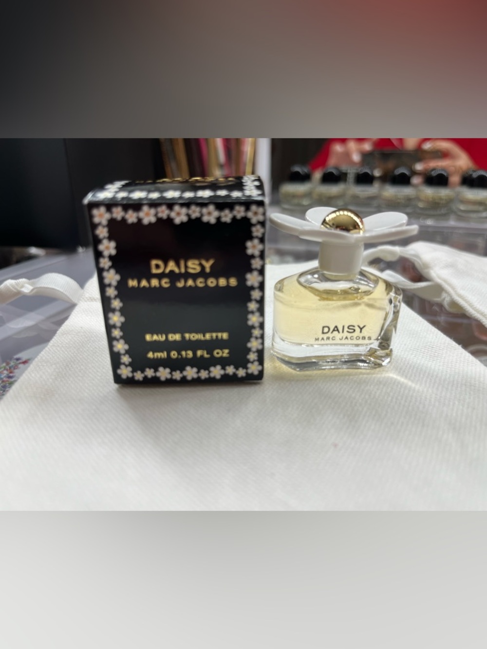 Marc Jacobs Daisy Mini White & Light Yellow